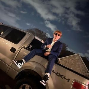 Meet your Posher, Jake